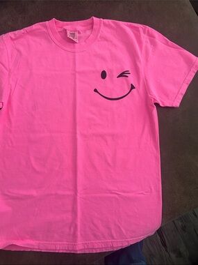Comfort Colors Neon Pink Winking Smiley Kids Tee